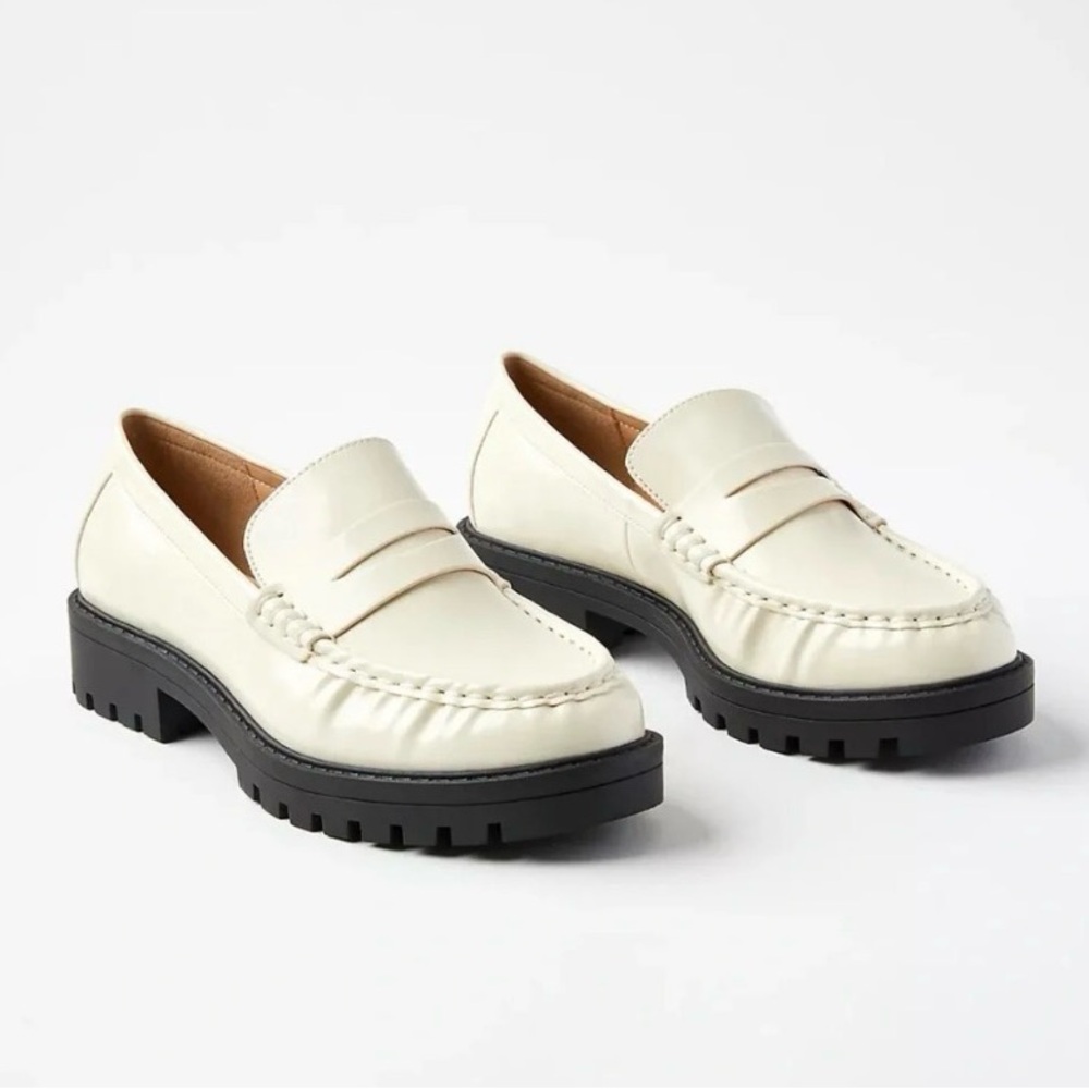 NWOB LOFT Lug Sole Penny Loafers Cream Size 10.5 Chunky Black Heel